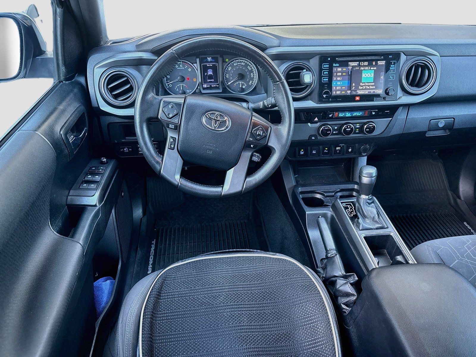 Used 2016 Toyota Tacoma TRD Off-Road RWD image 15