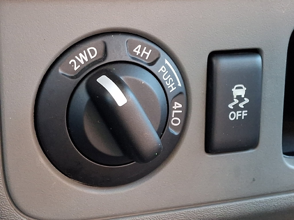 Used 2016 Nissan Frontier SV AWD/4WD image 21
