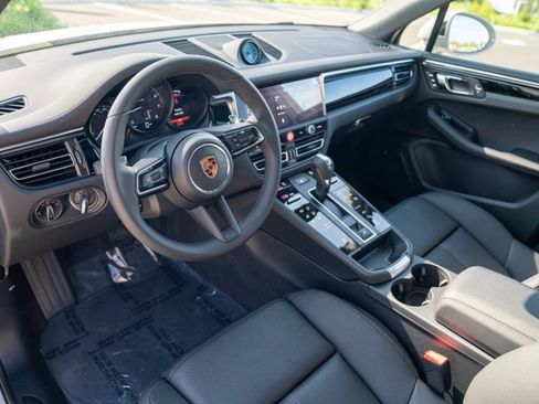 New 2026 Porsche Macan AWD/4WD image 4