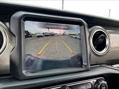 Used 2023 Jeep Gladiator Overland image 13