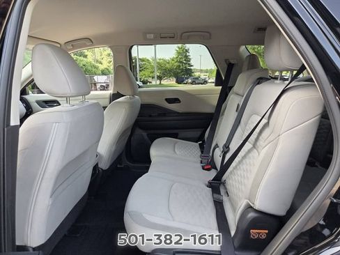 Used 2024 Nissan Pathfinder SV FWD image 10