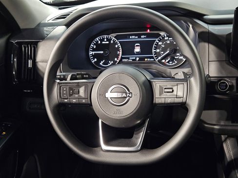 Used 2023 Nissan Pathfinder S FWD image 26