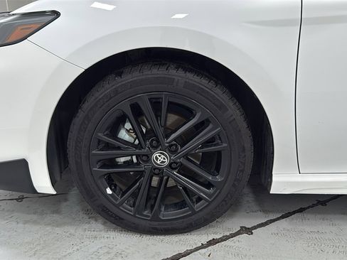Used 2025 Toyota Camry SE image 24