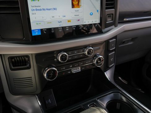 Used 2023 Ford F150 Lightning XLT image 27