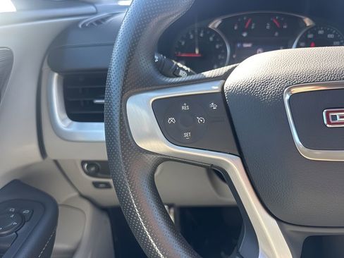 Used 2024 GMC Terrain SLE image 13