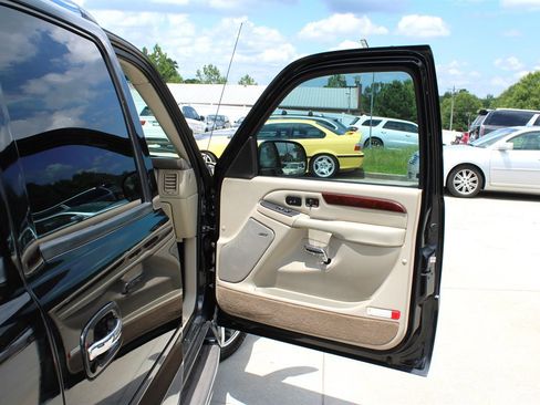 Used 2006 Cadillac Escalade EXT image 42