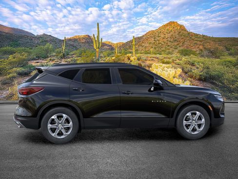 New 2026 Chevrolet Blazer LT w/ Convenience Package FWD image 5