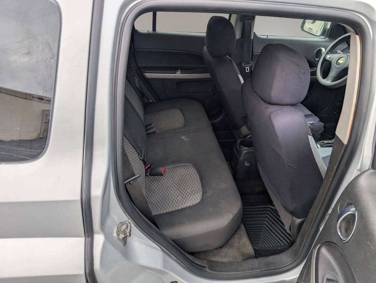 Used 2011 Chevrolet HHR LS FWD image 34