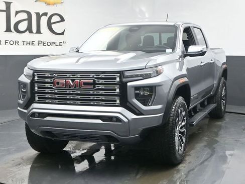 Used 2024 GMC Canyon Denali image 7