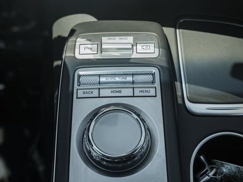 Used 2024 Genesis GV70 2.5T w/ Advanced Package AWD/4WD image 25