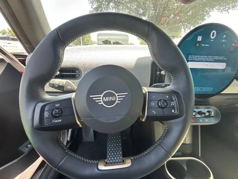 Used 2025 MINI Cooper 2-Door Hardtop FWD image 16