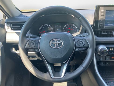 Used 2022 Toyota RAV4 XLE w/ Convenience Package AWD/4WD image 8