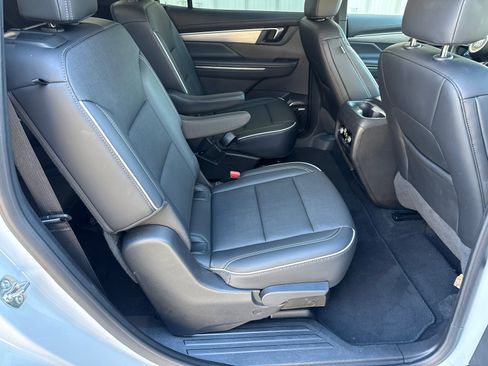 Used 2025 Buick Enclave Preferred image 15