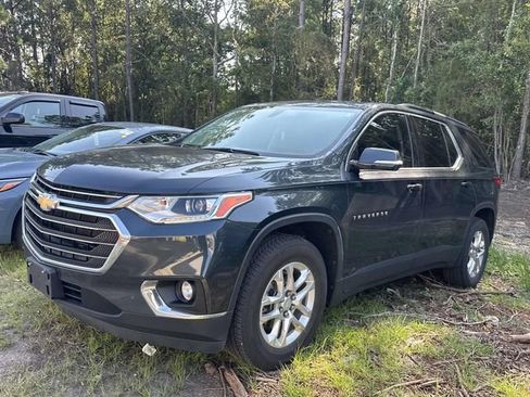 Used 2021 Chevrolet Traverse LT FWD image 9