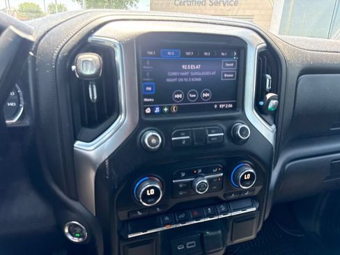 Used 2019 Chevrolet Silverado 1500 LT w/ Texas Edition AWD/4WD image 9