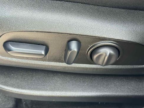 Used 2024 Chevrolet Equinox LS w/ LS Convenience Package image 9