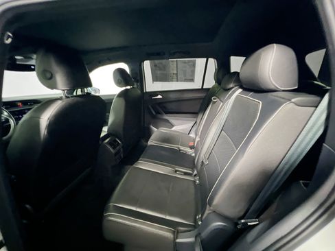 Used 2021 Volkswagen Tiguan SE R-Line image 29