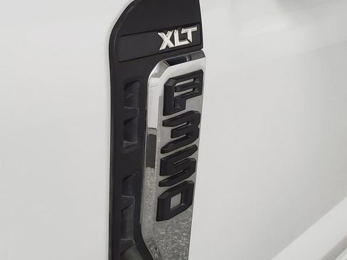 Used 2023 Ford F350 XLT w/ FX4 Off-Road Package image 28