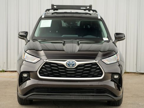 Used 2020 Toyota Highlander XLE image 46