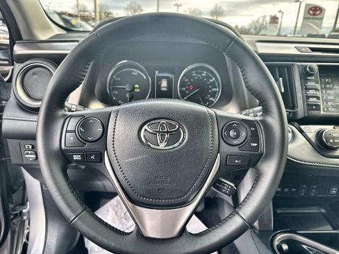 Used 2018 Toyota RAV4 Limited image 22