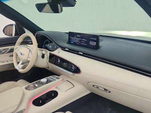 Used 2025 Genesis Electrified GV70 Advanced w/ Prestige Package image 21