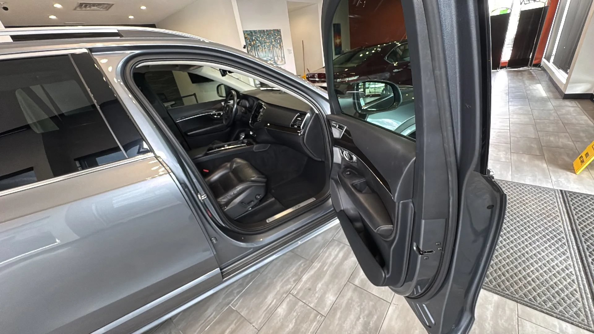 Used 2017 Volvo XC90 T6 Momentum w/ Vision Package AWD/4WD image 30