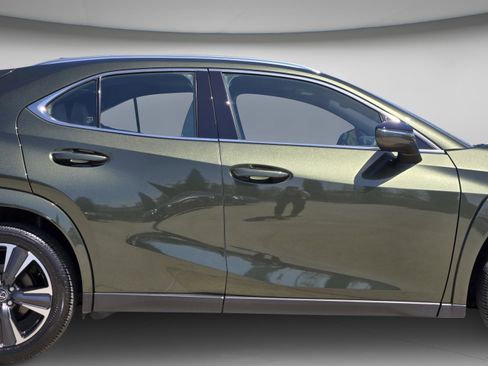 Certified 2025 Lexus UX 300h FWD w/ Accessory Package (Z1) image 30