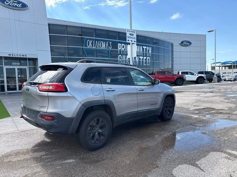 Used 2014 Jeep Cherokee Trailhawk AWD/4WD image 5