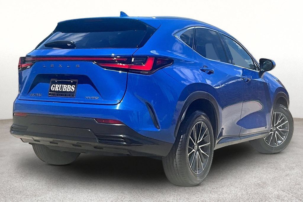 Used 2025 Lexus NX 250 FWD w/ Towing Package (2000 Lbs) image 2