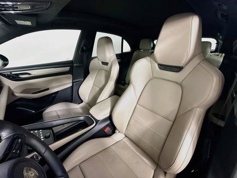 Certified 2024 Porsche Macan Turbo Electric AWD/4WD image 5