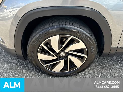 Used 2025 Volkswagen Atlas SE image 14