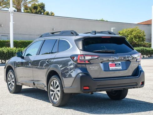 Used 2023 Subaru Outback Premium AWD/4WD image 7