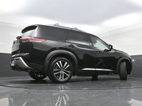 Used 2025 Nissan Pathfinder Platinum FWD image 34