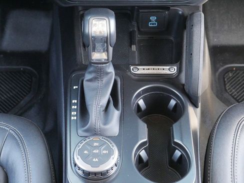 Used 2025 Ford Bronco Badlands AWD/4WD image 23