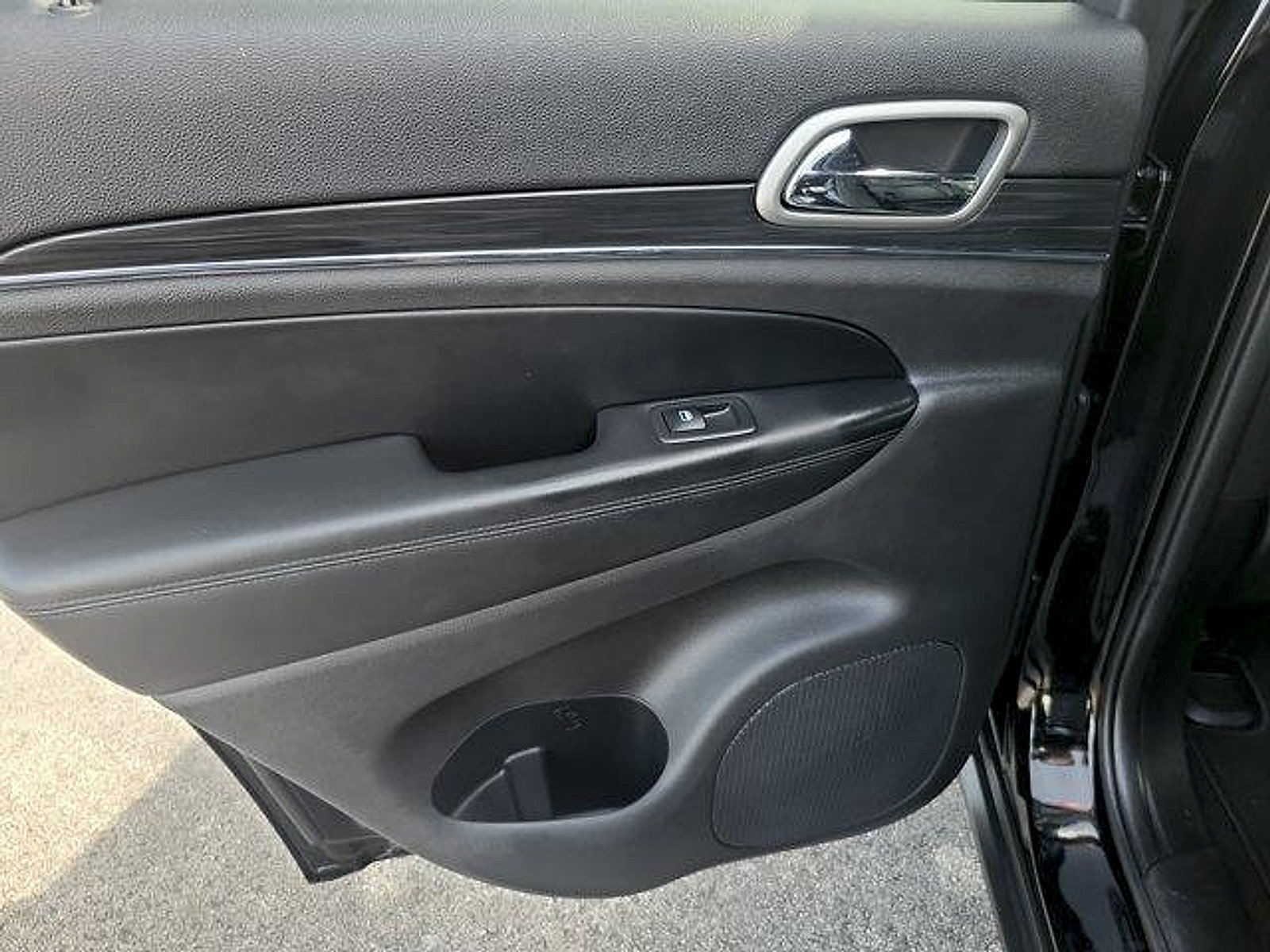 Used 2020 Jeep Grand Cherokee Limited RWD image 20