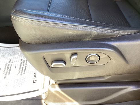 Used 2021 GMC Yukon XL Denali w/ Denali Premium Package image 33