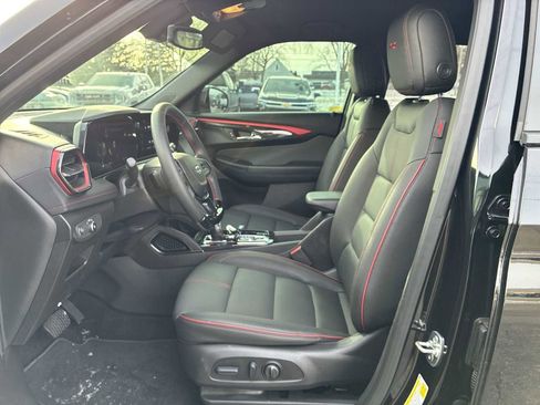 Used 2025 Chevrolet TrailBlazer RS w/ Convenience Package image 18