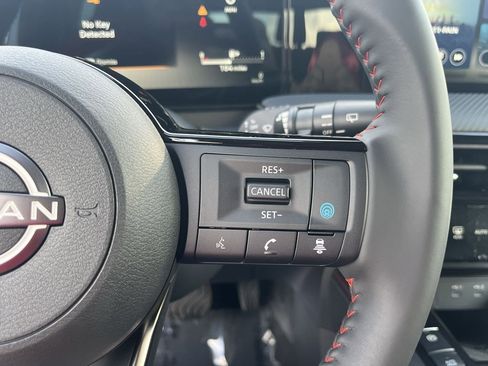 New 2025 Nissan Kicks SR FWD image 19