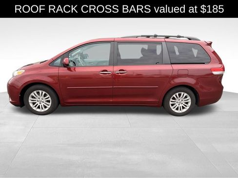 Used 2012 Toyota Sienna XLE w/ XLE Navigation Pkg FWD image 4