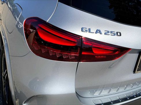 New 2026 Mercedes-Benz GLA 250 4MATIC image 18