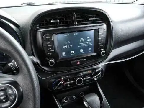 Used 2021 Kia Soul S image 30