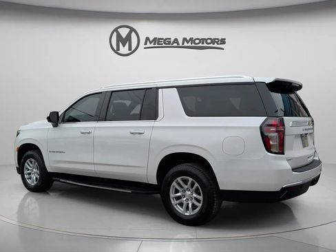 Used 2021 Chevrolet Suburban LT RWD image 4