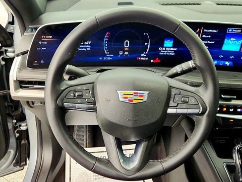 Used 2024 Cadillac XT4 Premium Luxury image 18