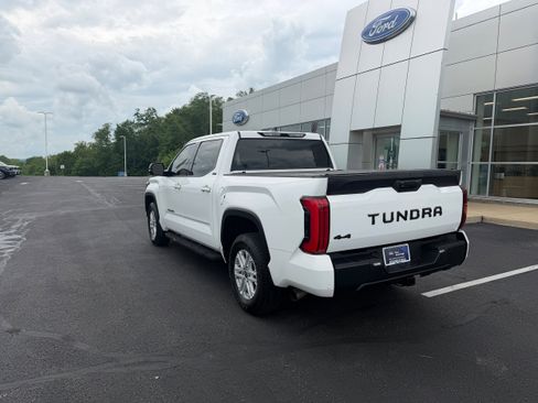 Used 2023 Toyota Tundra SR5 w/ SR5 Premium Package AWD/4WD image 8