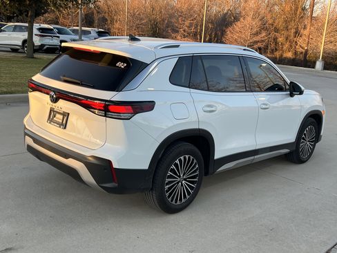 Certified 2025 Volkswagen Tiguan S image 10