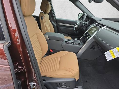New 2026 Land Rover Discovery Limited Edition image 10