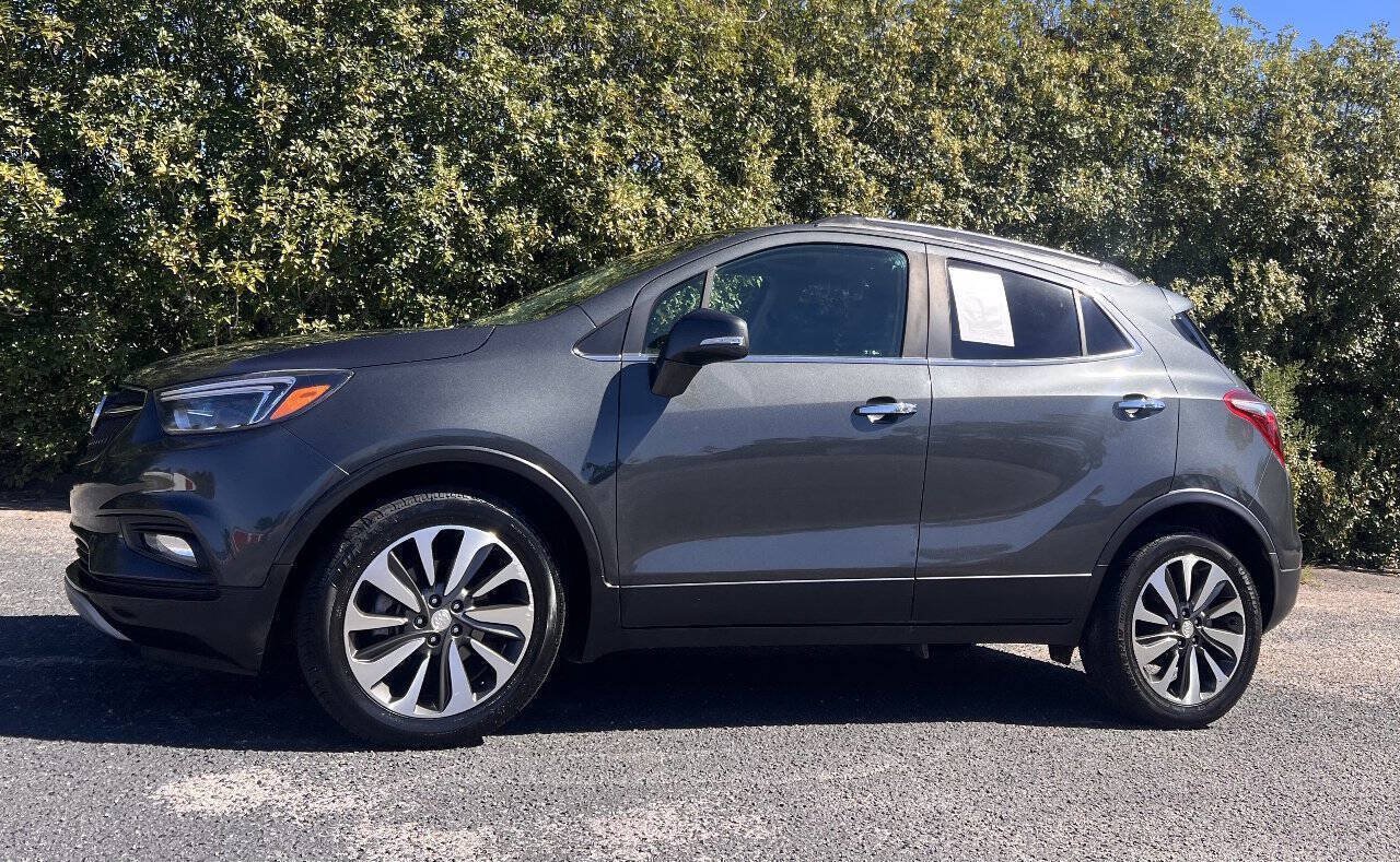 Used 2018 Buick Encore Essence FWD image 3