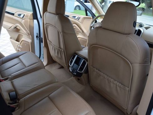 Used 2014 Porsche Cayenne Diesel Platinum Edition AWD/4WD image 50