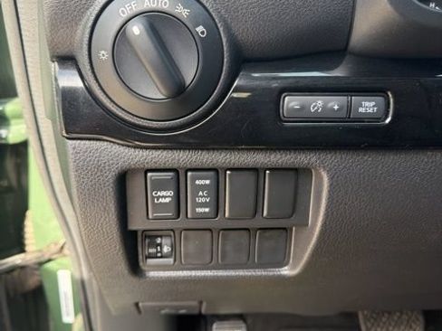 Used 2024 Nissan Titan SV w/ SV Bronze Edition Package RWD image 11