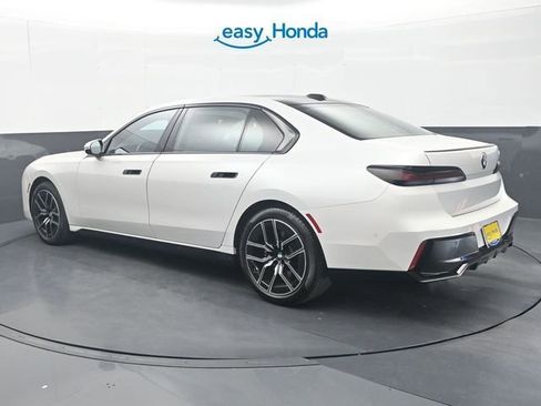 Used 2023 BMW 740i w/ Executive Package RWD image 5